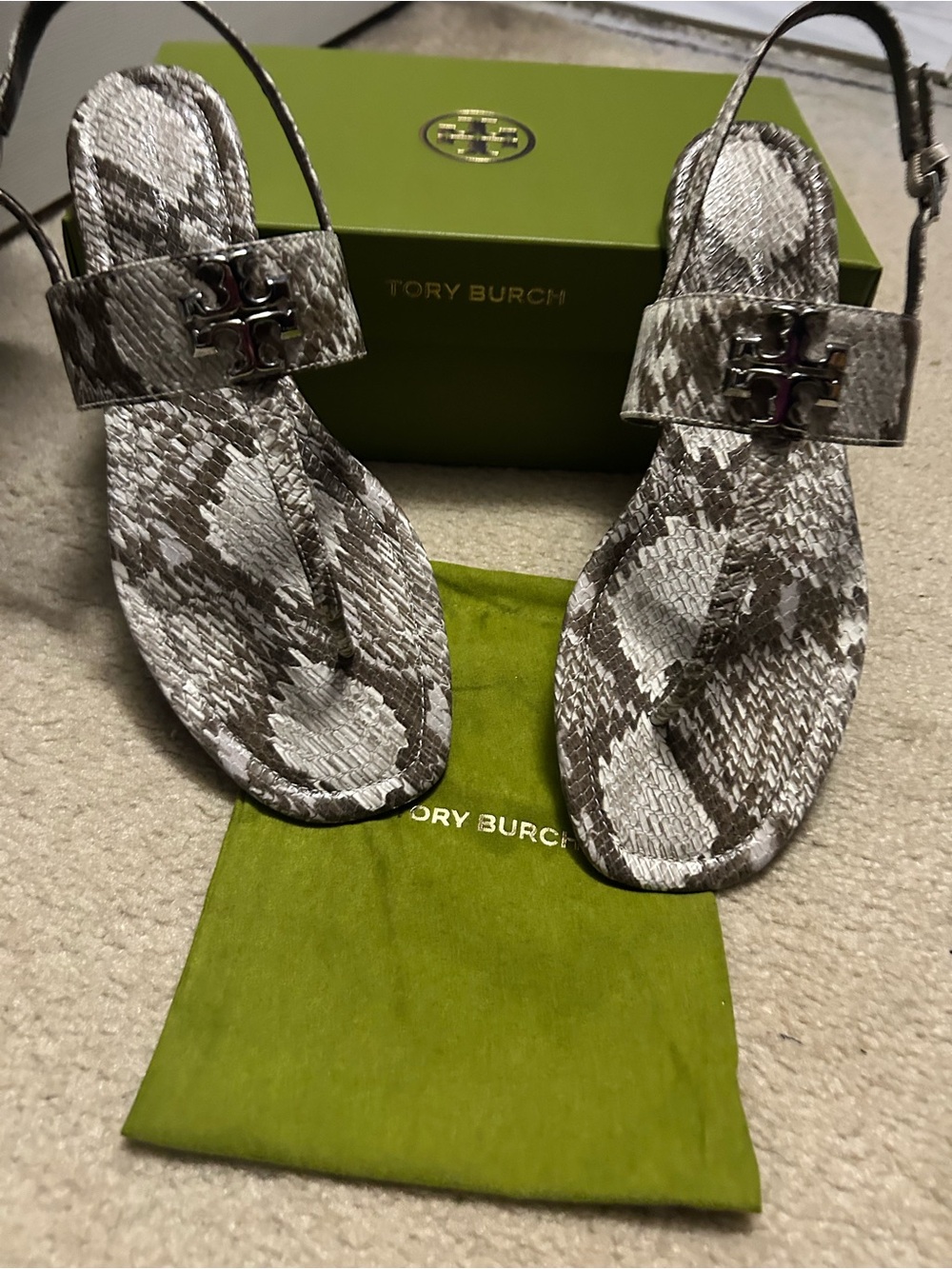 AUTHENTIC NWT Tory Burch ELANOR Snake-Print Leather Thong Sandals in Gray!